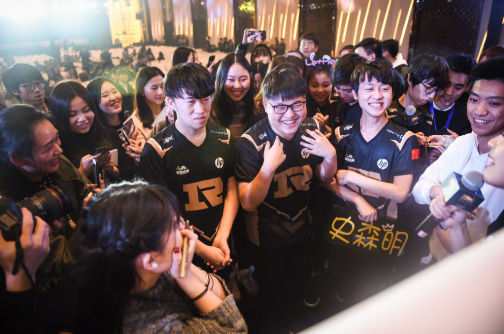 RNG力克DK，Faker成为全场焦点成都决赛之夜2:1（北京）