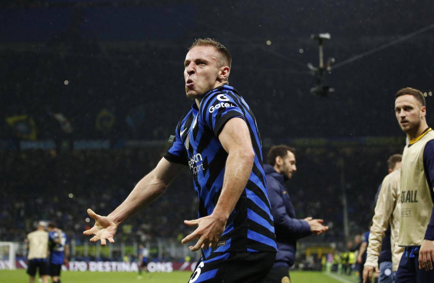 国米战平多特蒙德，莫德里奇梅开二度意甲