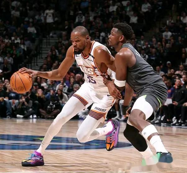 快船客场逆转篮网，保持西部前列的简单介绍