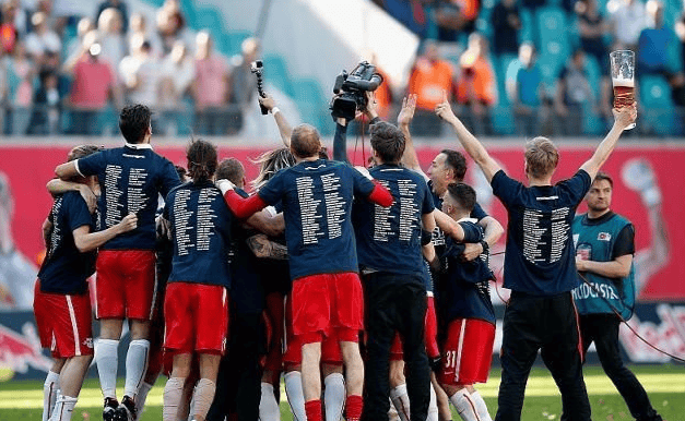 柏林赫塔球员用实际行动证明自己，赢得赞誉的简单介绍