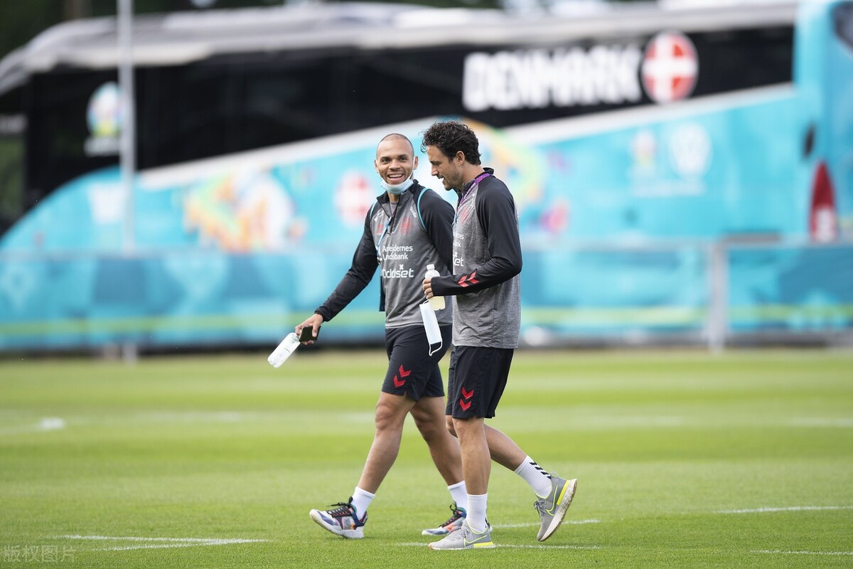 关于丹麦羽毛球队横扫英格兰羽毛球队,辛杜统治全场的信息 关于丹麦羽毛球队横扫英格兰羽毛球队,辛杜统治全场的信息