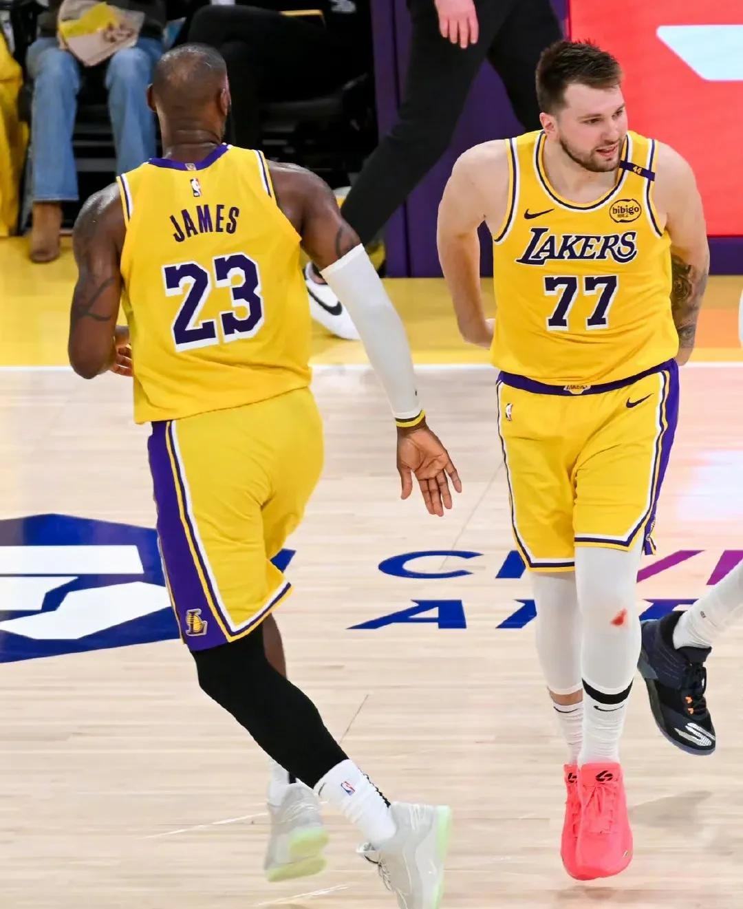 关于洛杉矶湖人力克T1,威斯布鲁克绝境下完成绝杀宿敌对决总决赛,锁定晋级资格的信息 关于洛杉矶湖人力克T1,威斯布鲁克绝境下完成绝杀宿敌对决总决赛,锁定晋级资格的信息