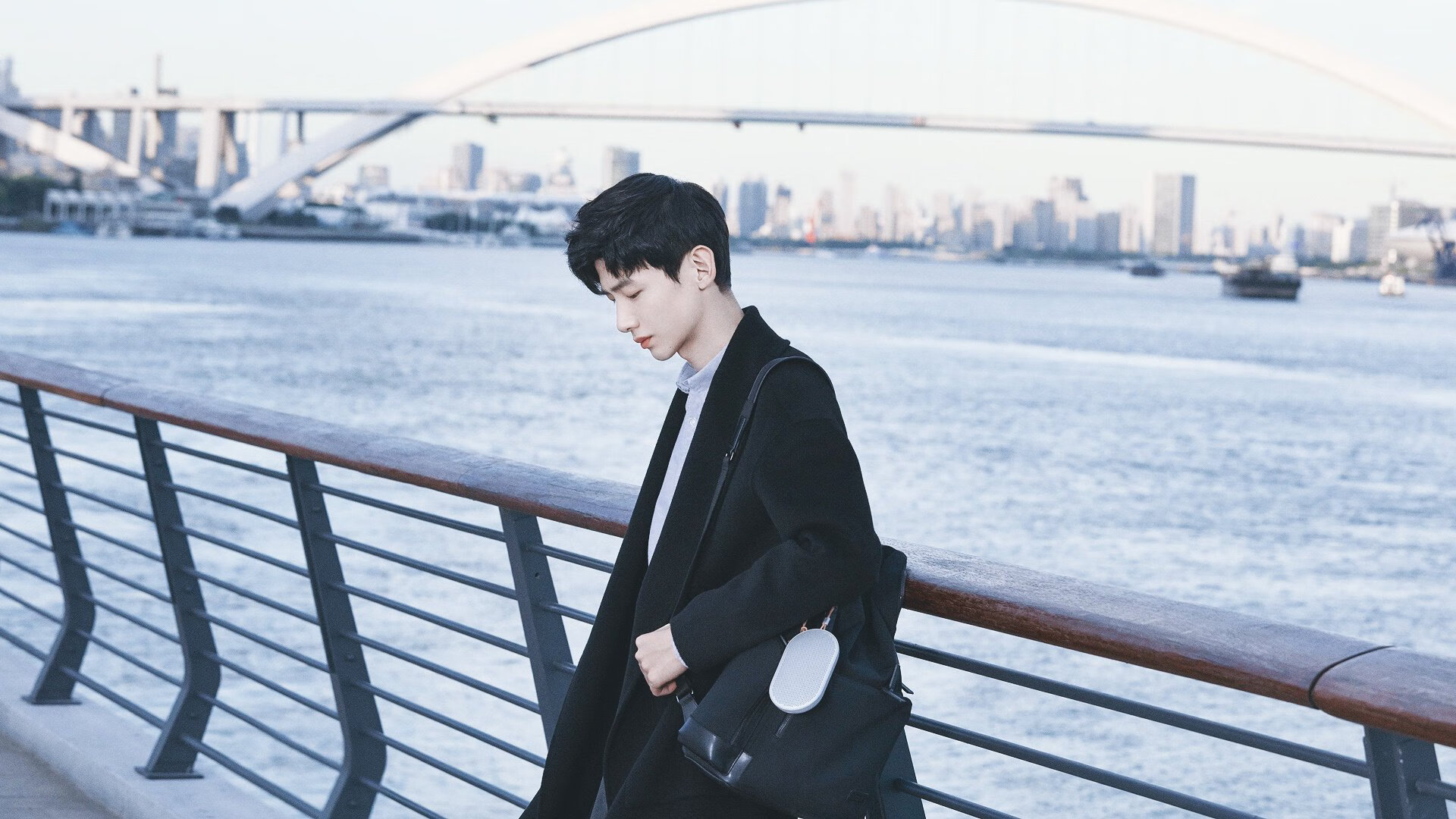 幻象与铁蹄,绿茵博弈中,一个名字如何对抗一支军团?